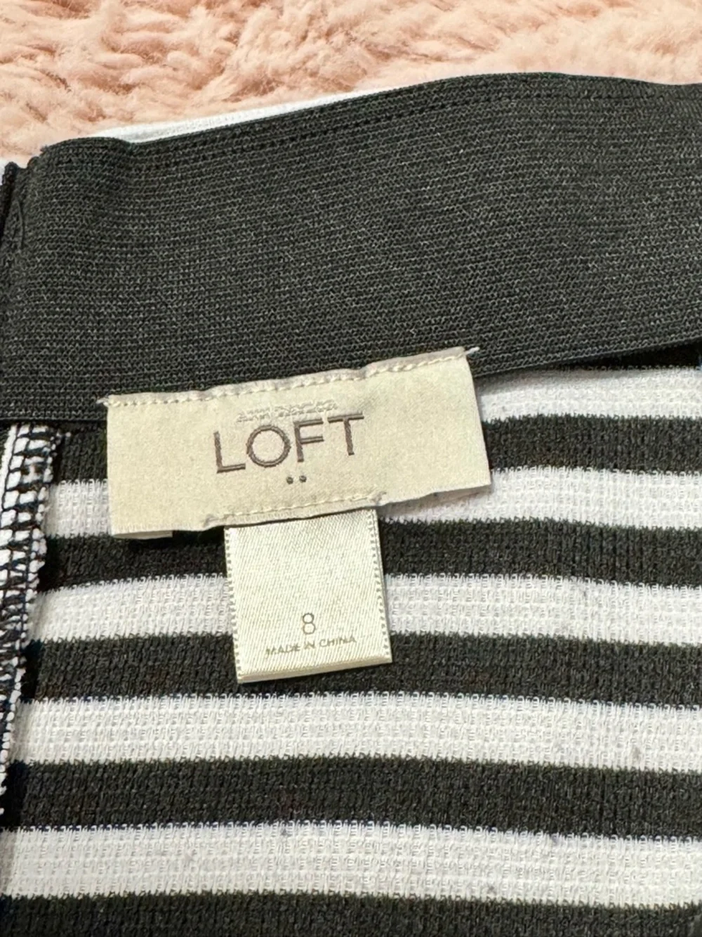 LOFT Black White Striped Pencil Skirt Size 8 Stretch Zip Back - Picture 5 of 5